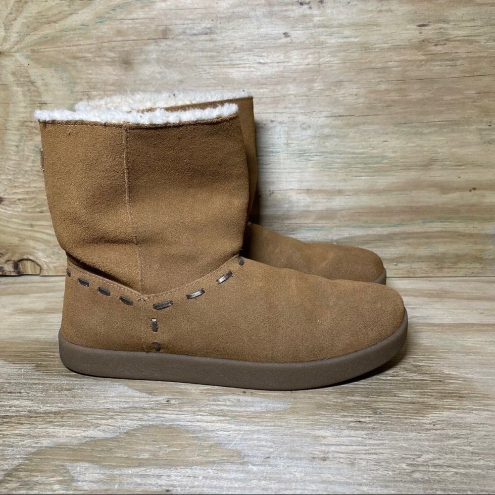 Sanuk Toasty Tails Women's Short Boots Size 10
Chestnut Faux Fur Warm Comfort